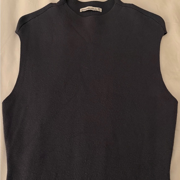 Abercrombie & Fitch Mock neck shell Mini Dress - Picture 3 of 3